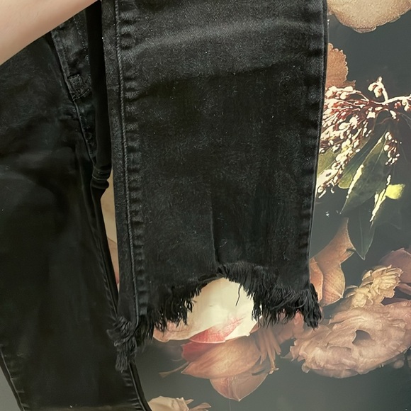 HIDDEN black cropped jeans with distressed hem - Picture 2 of 3